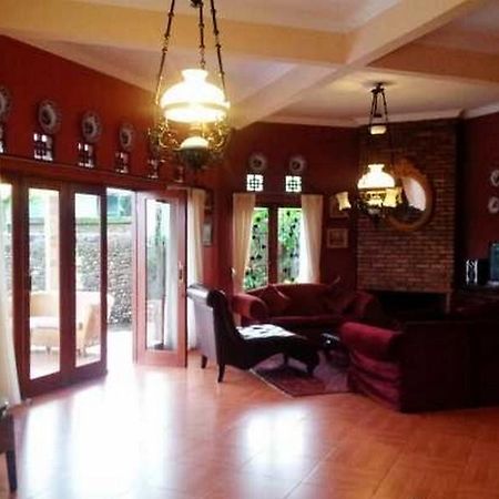 Villa Riri By The London Living Depok Buitenkant foto